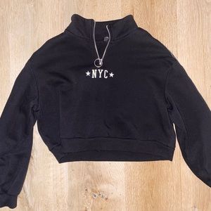 Cropped Black Sweatshirt